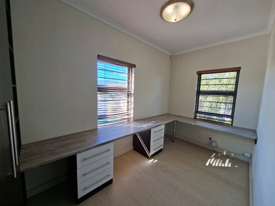 To Let 3 Bedroom Property for Rent in Jakarandas Western Cape